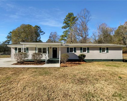 225 Kristie Circle, Powder Springs