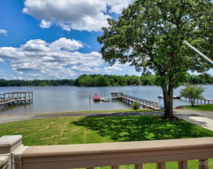 7475 Lakewood  Drive, Sherrills Ford