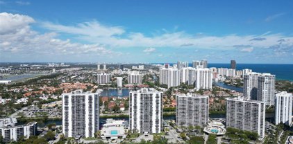 3675 N Country Club Dr Unit #1906, Aventura