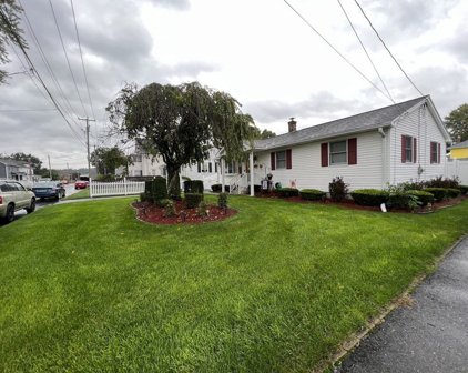 44 Thomas St, Chicopee