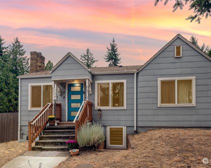 704 SW 126th Street, Burien