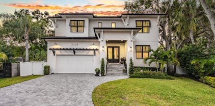 2303 S San Jose Circle, Tampa
