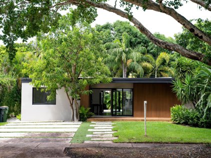 1955 Alamanda Dr, North Miami