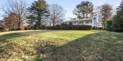 1225 Somerset Dr, Mclean