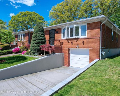 564 Mosel Avenue, Staten Island