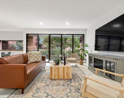 65 Grove St Unit 147, Wellesley