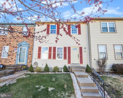 8209 Stationhouse Ct, Lorton