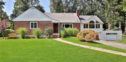 53 Abingdon Lane, New Rochelle