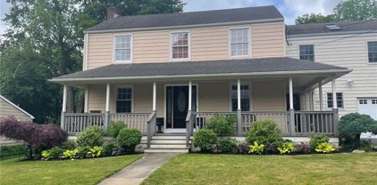77 Merritt Road, East Providence