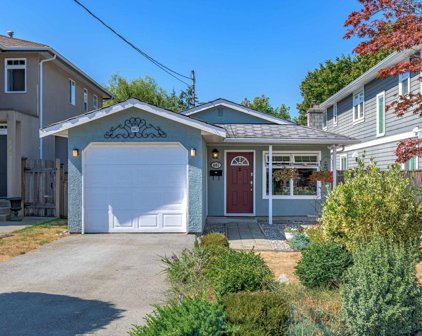 887 Lee Street, White Rock