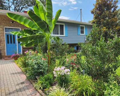 1619 Marlboro Rd, Edgewater