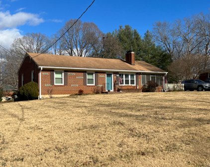369 Hilltop Dr, Madison Heights