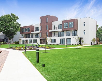 960 E Jackson Boulevard Unit 302, Elkhart