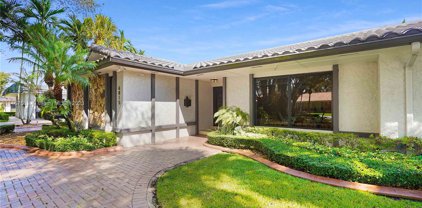6815 Gleneagle Dr, Miami Lakes