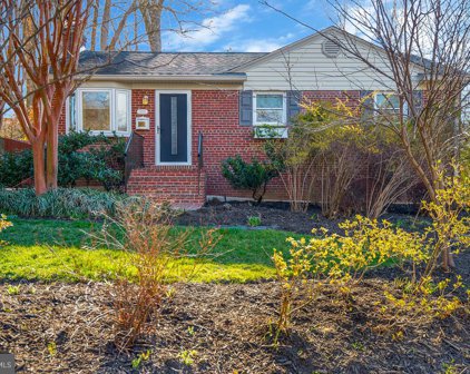 3231 Dye Dr, Falls Church