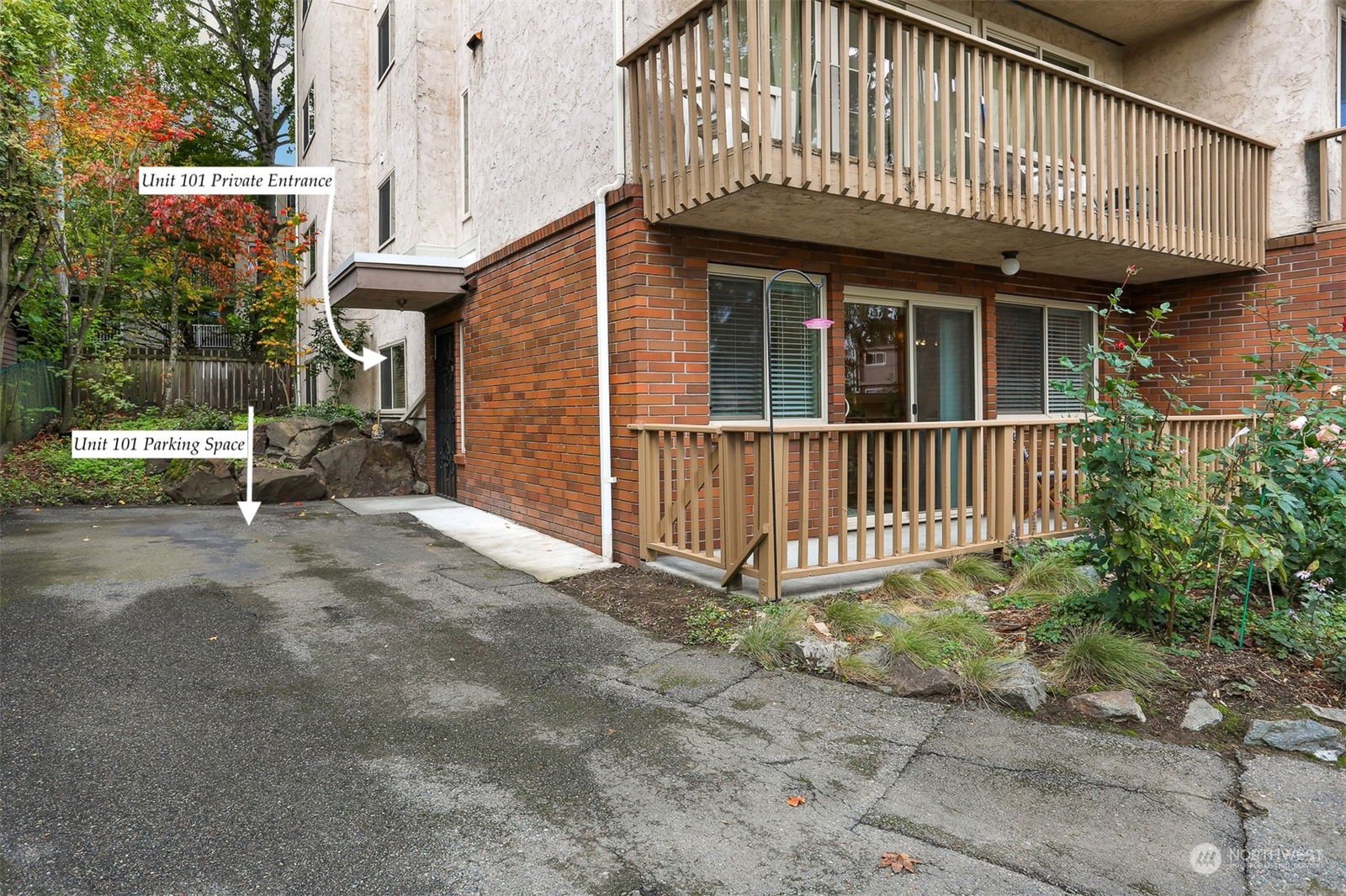 12035 32nd Avenue NE Unit 101, Seattle MLS 2305060 Skyline