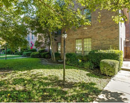 1307 Belle  Place, Fort Worth