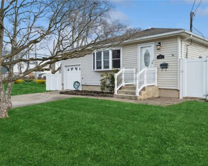 43 Lafayette Road, West Babylon