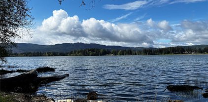 15617 Lawrence Lake Road SE, Yelm