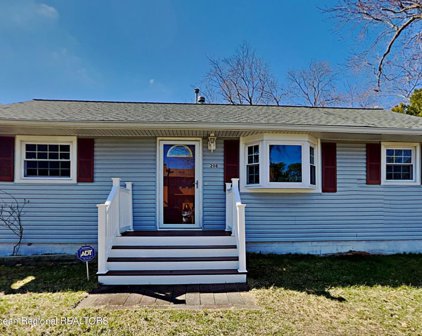 208 Mckinley Court, Brick