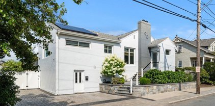 90 Whitin Ave, Revere