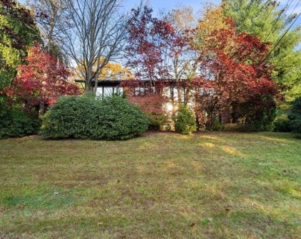 4 Pleasantview Ter, Framingham