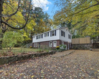 70 Oak St, Ashland