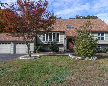 423 Massapoag Ave, Sharon