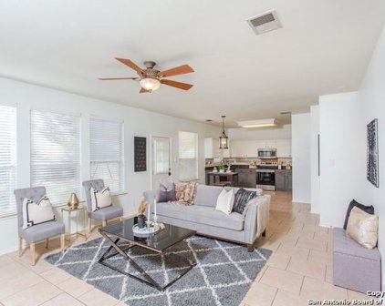 8622 Sonora Pass, Helotes