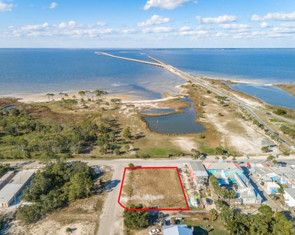 60 W Bay Shore Dr, St. George Island
