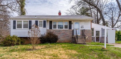 6009 Magnolia Ct, Lanham