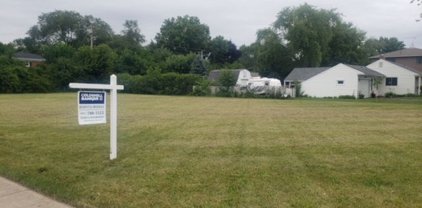 617 N Wilke Road, Arlington Heights
