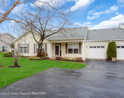 91 Silverlawns Drive, Lakewood