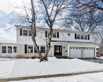 105 W Hintz Road, Arlington Heights