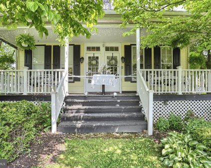 25 W Market St, York