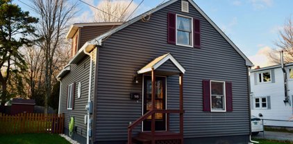 98 Cayuga Court, Burlington