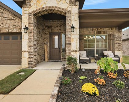 1577 Country Crest  Drive, Waxahachie