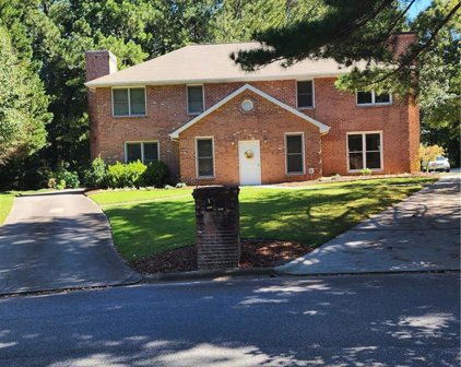 8863 Carroll Manor Drive, Sandy Springs