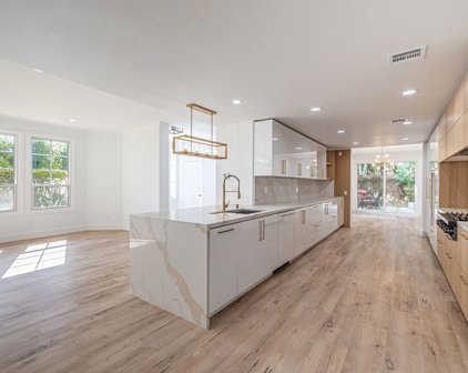 23034  Park Dulce, Calabasas