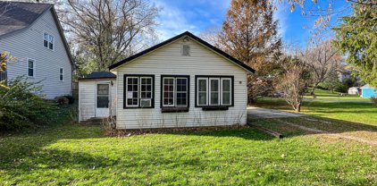 10 Hilltop Road, Cary