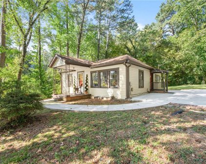 595 Bonnie Dell Drive, Marietta