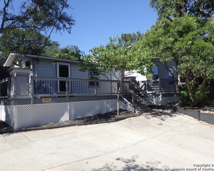 259 Park Dr, Lakehills