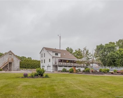 700 Hale Street, Suffield