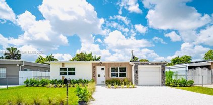 850 E 14th St, Hialeah