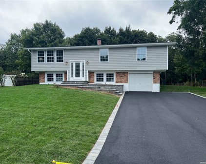 8 Fairway Drive, Port Jefferson Station