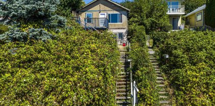 15253 Victoria Avenue, White Rock