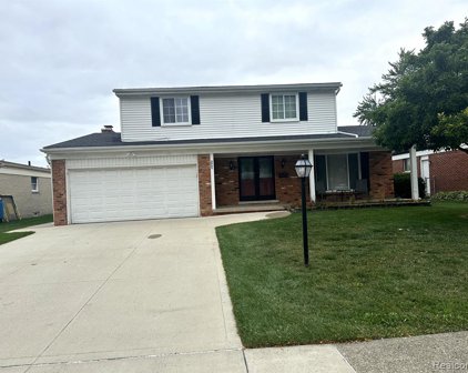 2965 BARTON, Sterling Heights