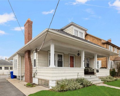 87 Grosvenor Avenue, East Providence