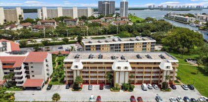308 Golfview Road Unit #302, North Palm Beach