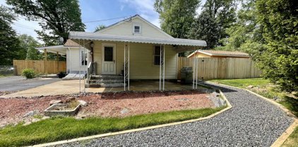 6 Darby Ave, Lawrenceville